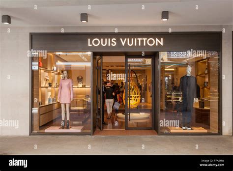 louis vuitton piazza san marco|Louis Vuitton 30124.